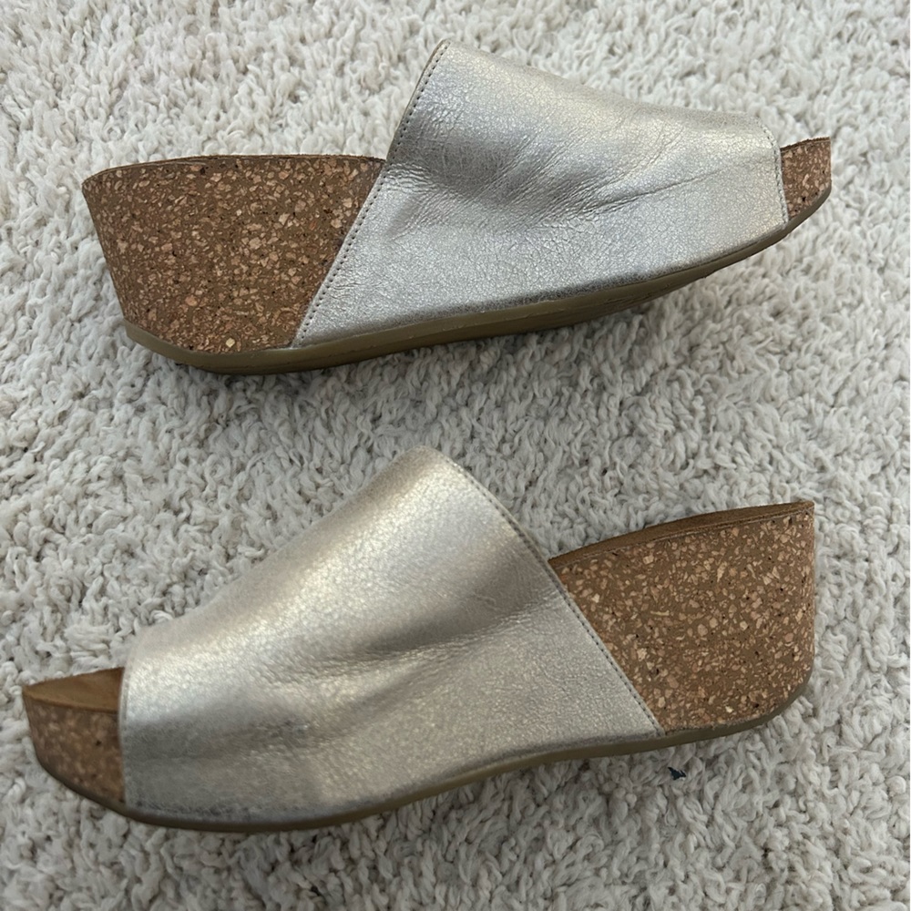 Donald J Pliner Sandals